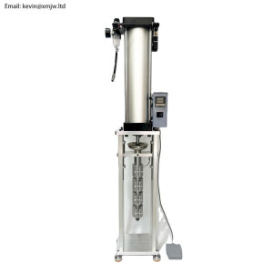 Small Desktop Vertical Plastic Injection Molding Machine USB Charging Plug